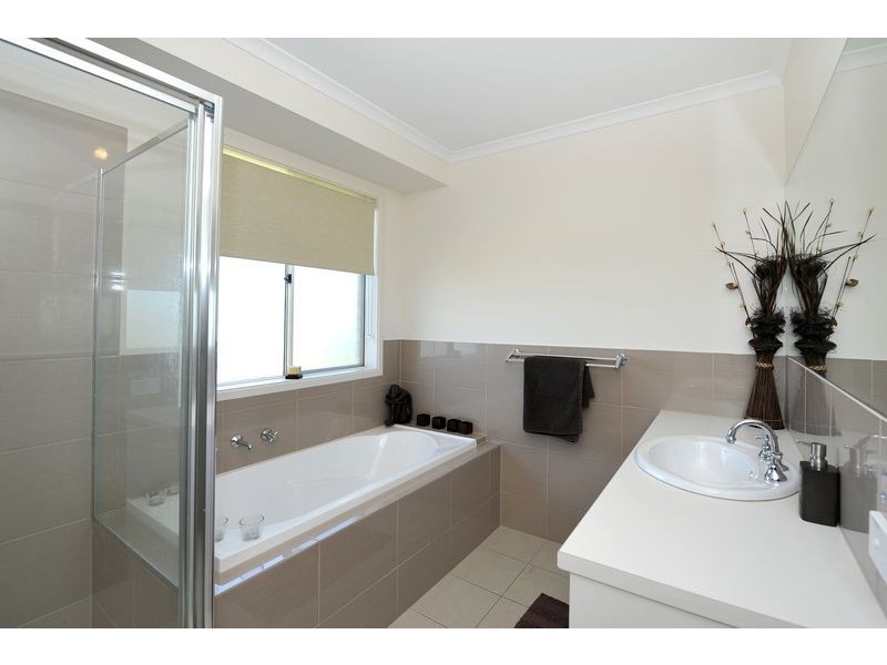 13 Kangaroo Thorn Road, Trott Park SA 5158
