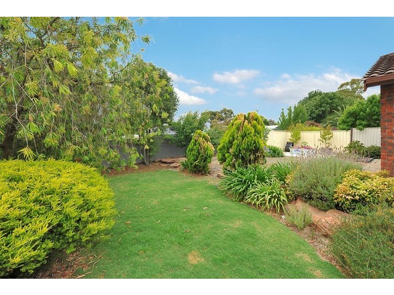 26 Jennifer Drive, Happy Valley SA 5159