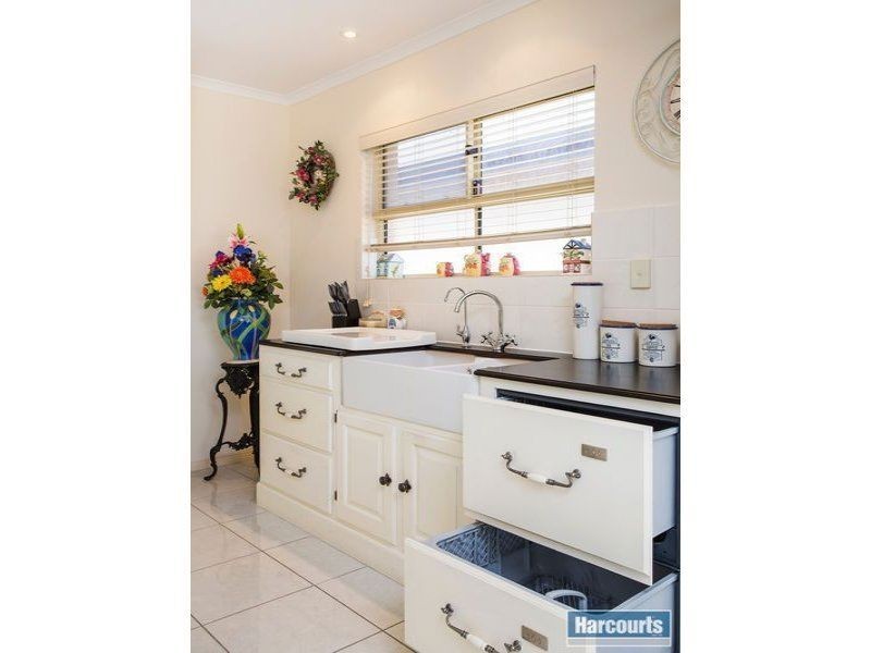 14 Manos Court, Seacliff Park SA 5049