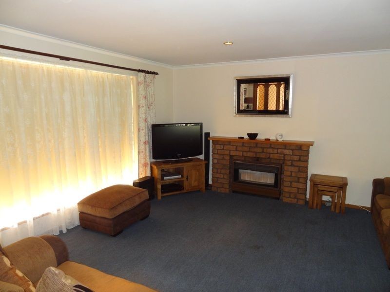 6 Chalani Crescent, Hallett Cove SA 5158