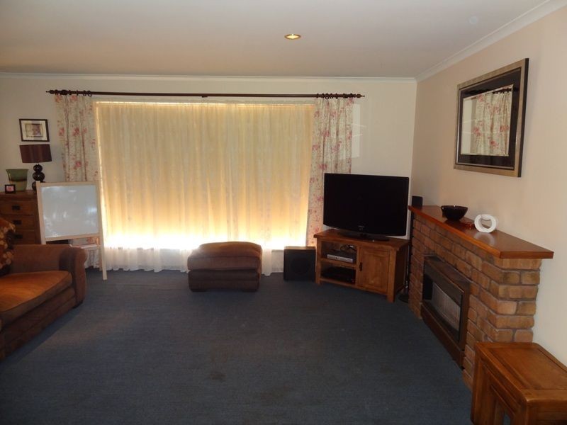 6 Chalani Crescent, Hallett Cove SA 5158