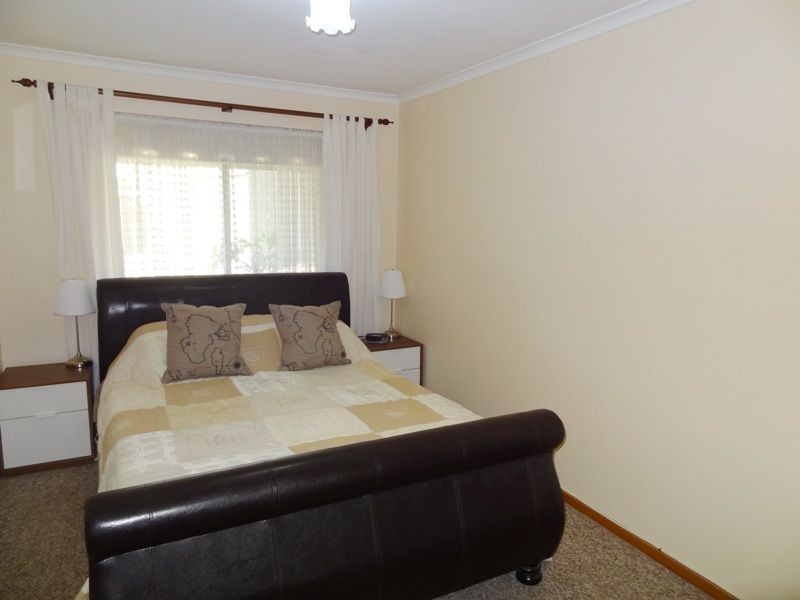 6 Chalani Crescent, Hallett Cove SA 5158