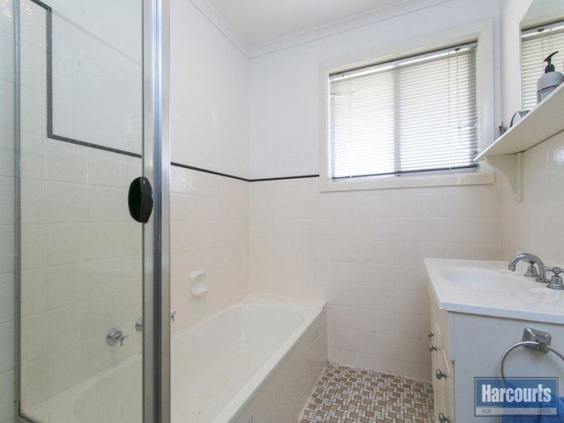 17 Sovereign Street, Hallett Cove SA 5158
