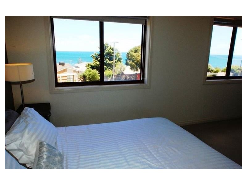 10 St Vincents Avenue, Hallett Cove SA 5158