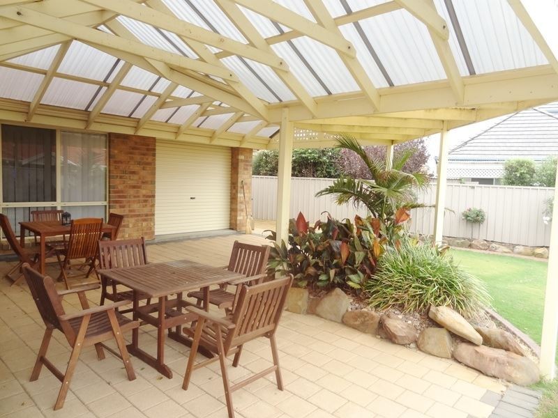 10 Chivers Street, Hallett Cove SA 5158