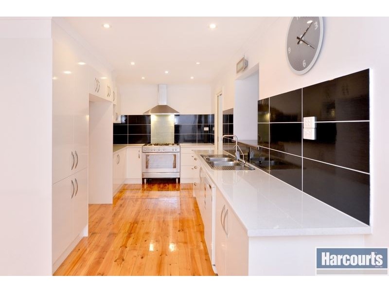 5 Warawee Place, Hallett Cove SA 5158