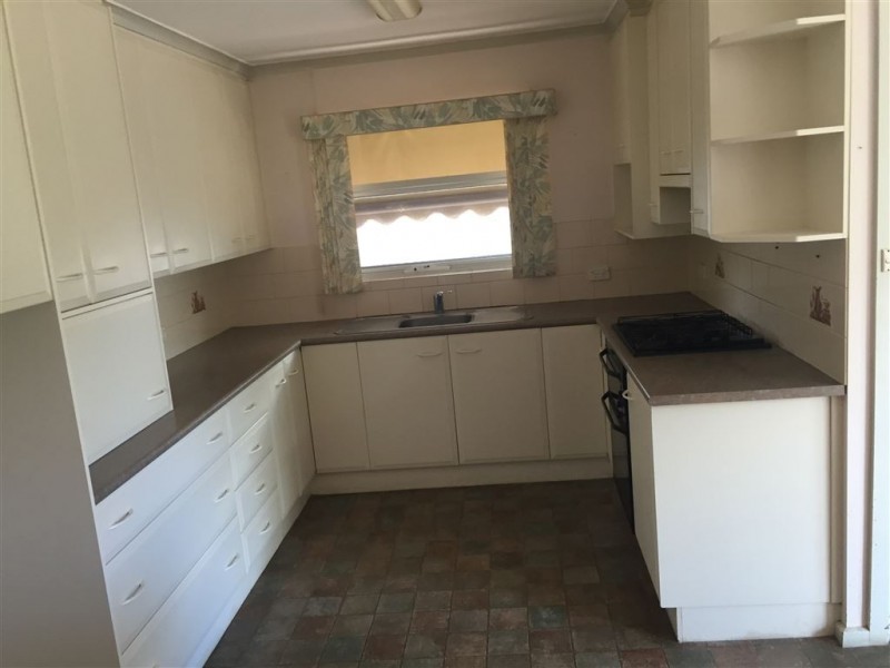 3 Minnipa Drive, Hallett Cove SA 5158