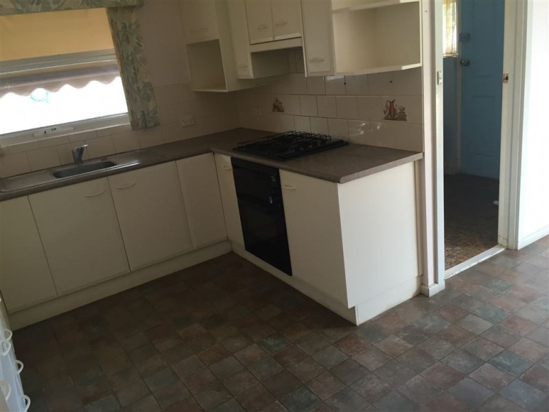 3 Minnipa Drive, Hallett Cove SA 5158