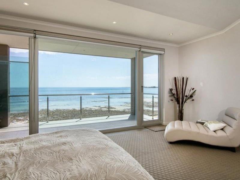 2 Esplanade, Marino SA 5049