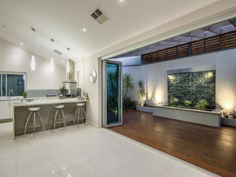 2 Esplanade, Marino SA 5049