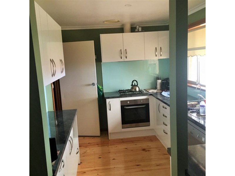 4 Resolute Crescent, Hallett Cove SA 5158