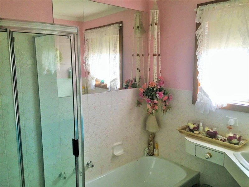 4 Resolute Crescent, Hallett Cove SA 5158