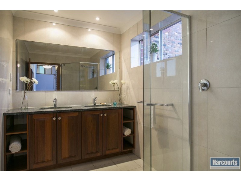 4 Marine Parade, Marino SA 5049