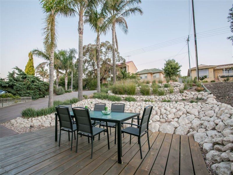 24 Pindee Street, Hallett Cove SA 5158