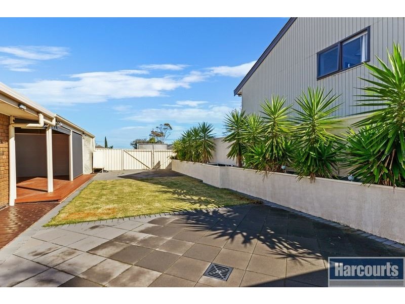 20 Eloise Avenue, Hallett Cove SA 5158