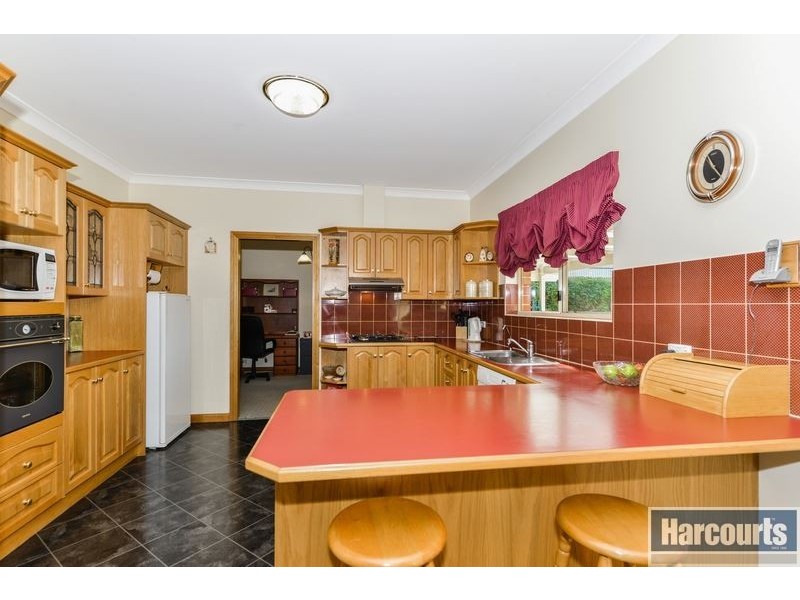 42 Aroona Road, Hallett Cove SA 5158