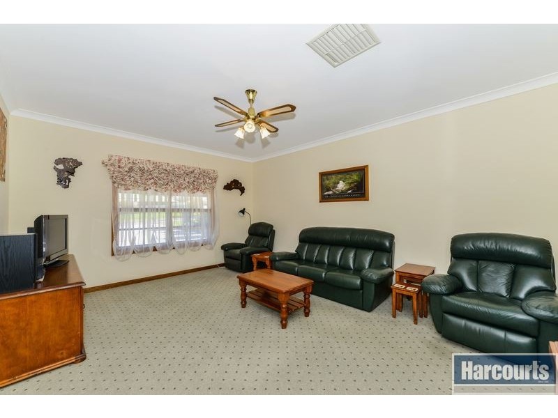 42 Aroona Road, Hallett Cove SA 5158