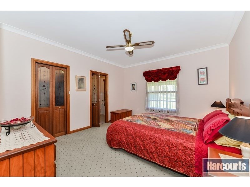 42 Aroona Road, Hallett Cove SA 5158