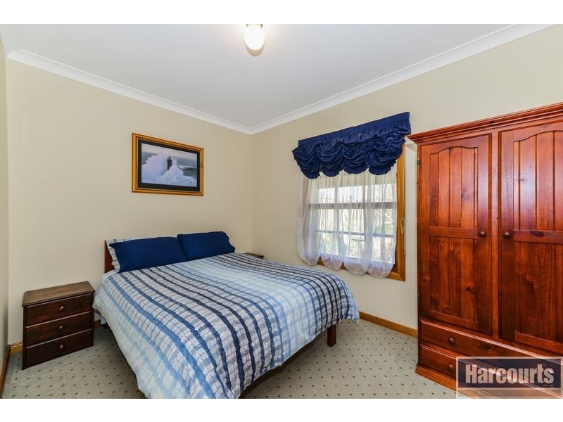 42 Aroona Road, Hallett Cove SA 5158