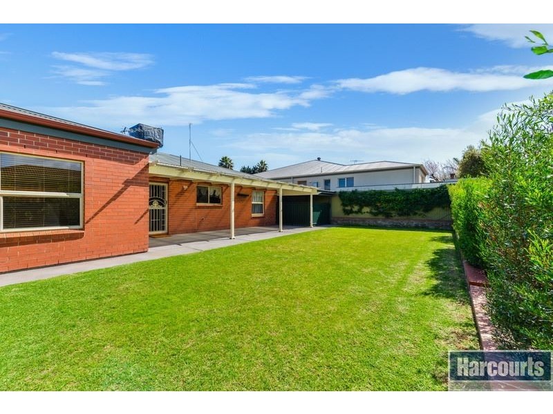 42 Aroona Road, Hallett Cove SA 5158