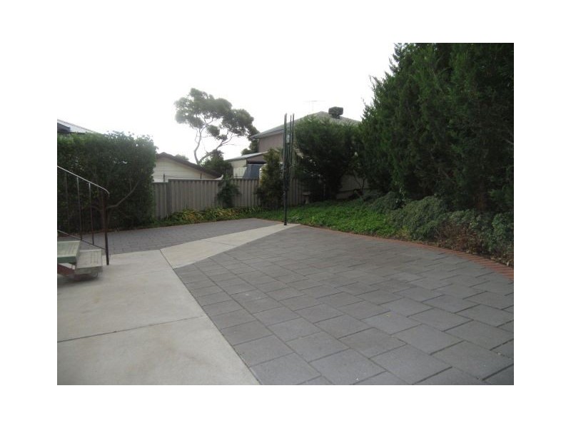 2 Columbia Court, Hallett Cove SA 5158