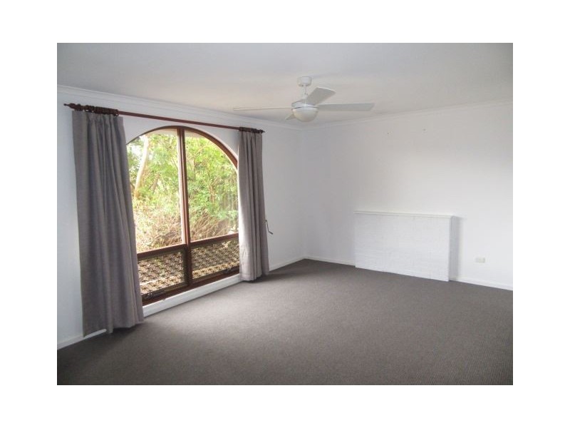 8 Lorita Crescent, Hallett Cove SA 5158