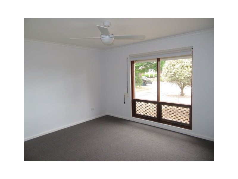 8 Lorita Crescent, Hallett Cove SA 5158