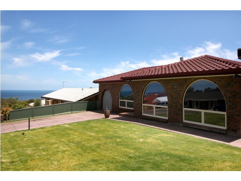 24 Manunda Way, Hallett Cove SA 5158
