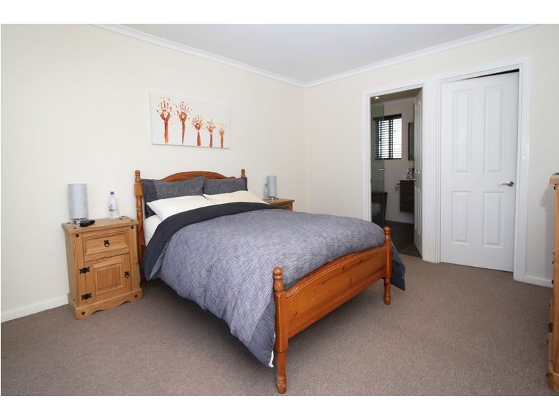 24 Manunda Way, Hallett Cove SA 5158