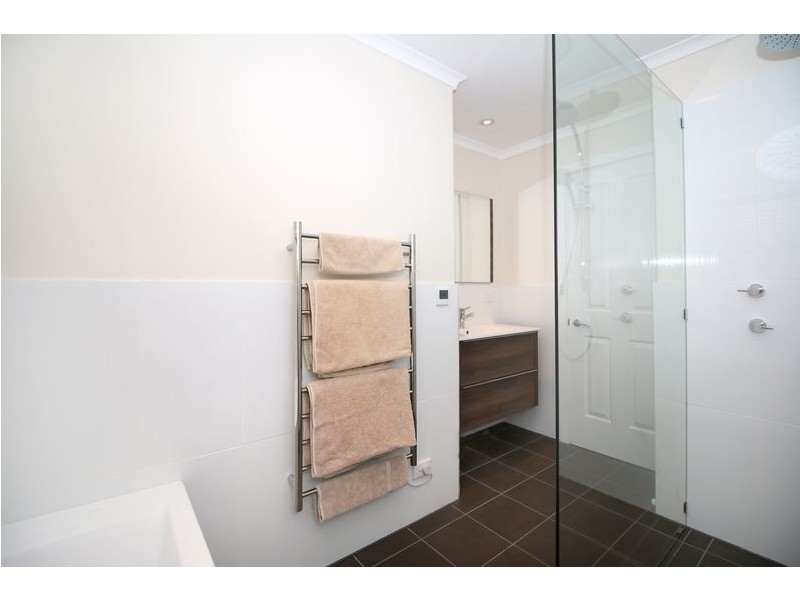 24 Manunda Way, Hallett Cove SA 5158