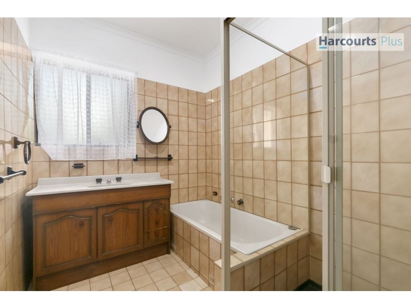 11 Grantala Court, Hallett Cove SA 5158