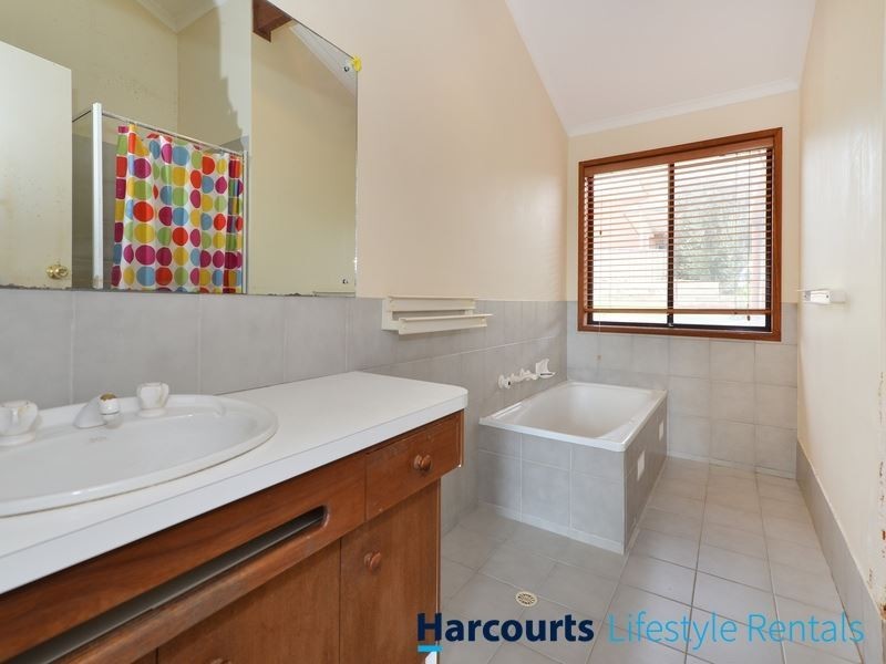 9 Santana Court, Hallett Cove SA 5158