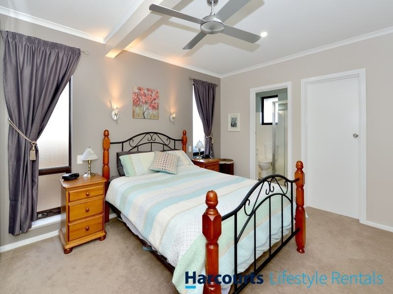 13 Falcon Avenue, Hallett Cove SA 5158