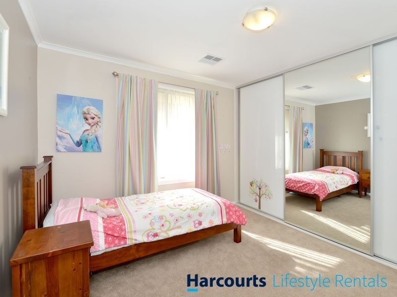 13 Falcon Avenue, Hallett Cove SA 5158