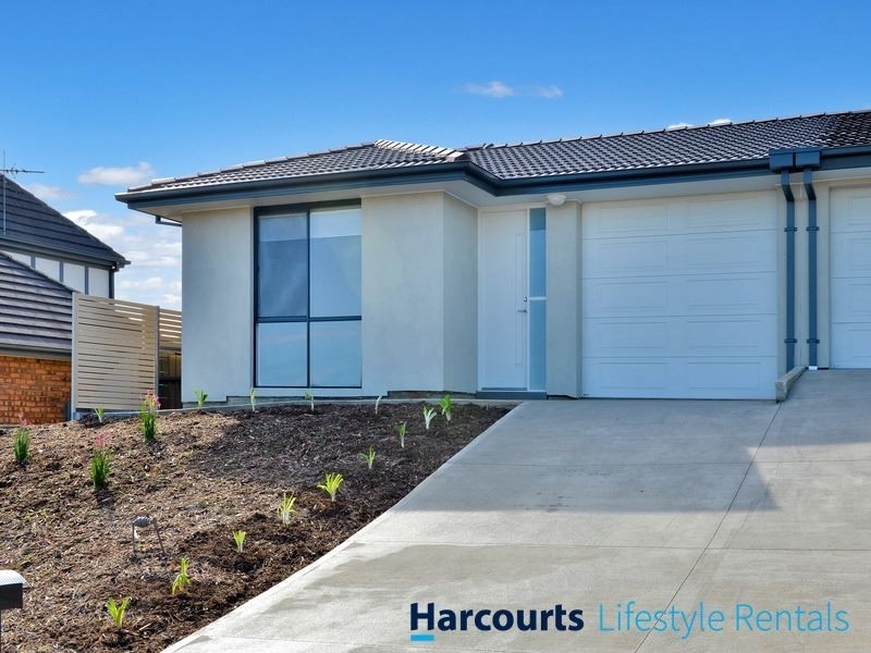 15 Slade Crescent, Hallett Cove SA 5158