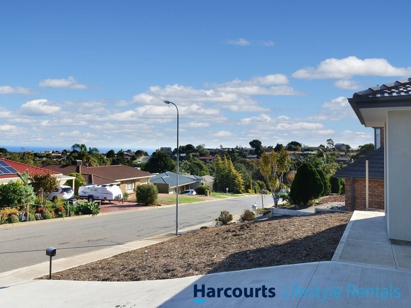 15 Slade Crescent, Hallett Cove SA 5158