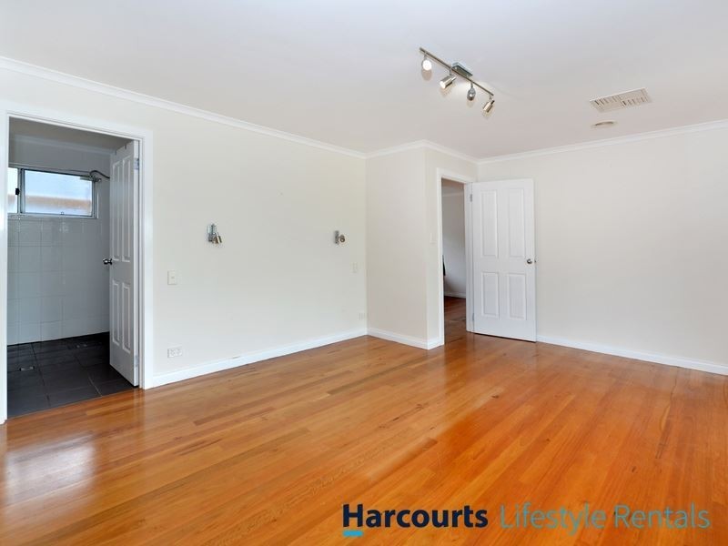 2 Grantala Court, Hallett Cove SA 5158
