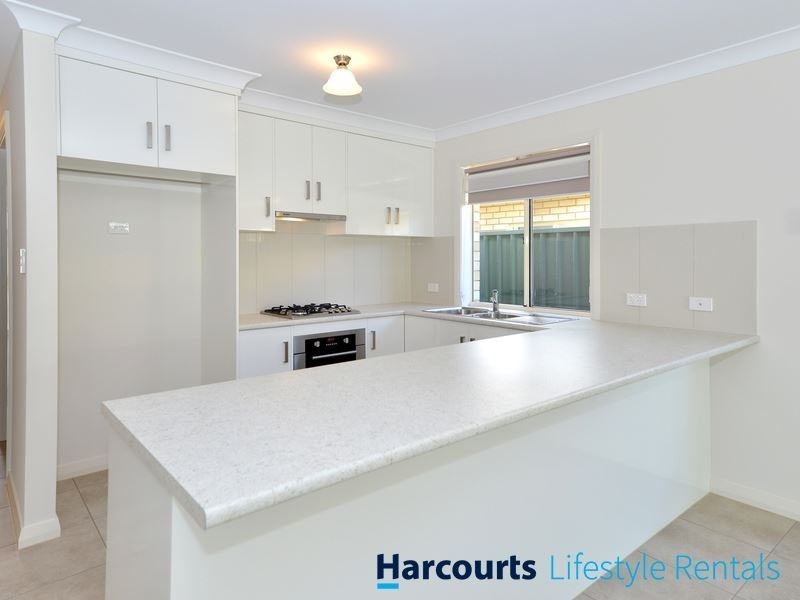11 Blake Street, Hallett Cove SA 5158