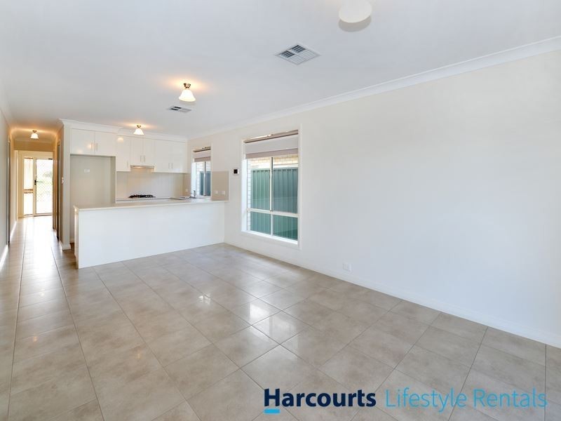 11 Blake Street, Hallett Cove SA 5158