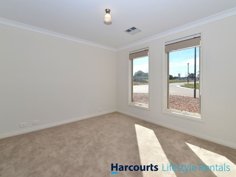 11 Blake Street, Hallett Cove SA 5158