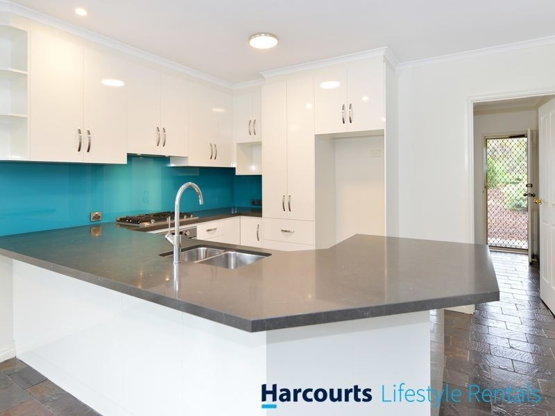 27 Kallamurra Street, Hallett Cove SA 5158