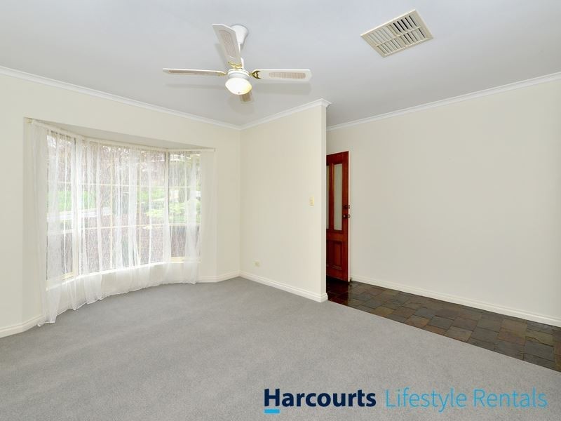 27 Kallamurra Street, Hallett Cove SA 5158