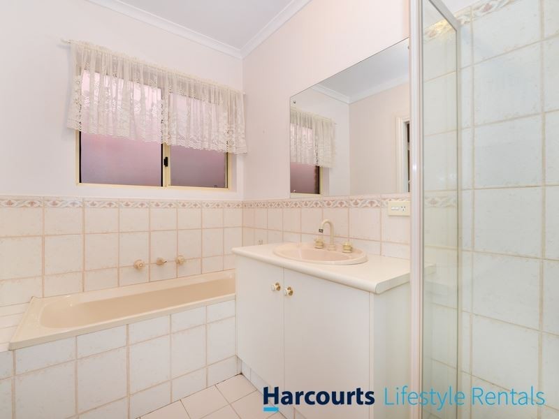 27 Kallamurra Street, Hallett Cove SA 5158
