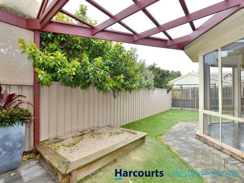 27 Kallamurra Street, Hallett Cove SA 5158