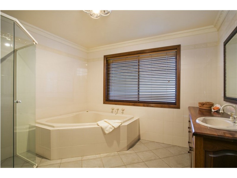 6 Lucretia Way, Hallett Cove SA 5158