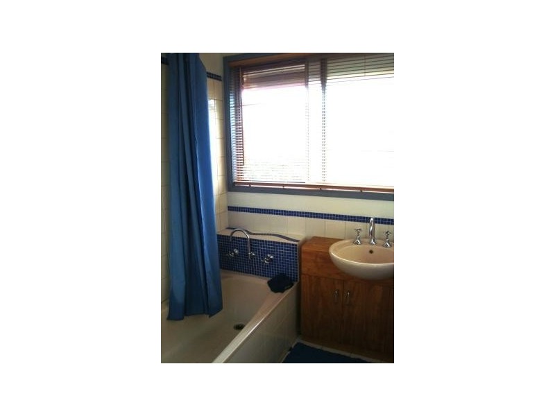 4 Dobell CT, Trott Park SA 5158