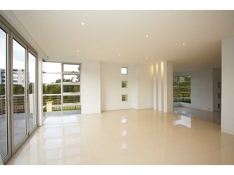 2 Ashburn Close, Bella Vista NSW 2153