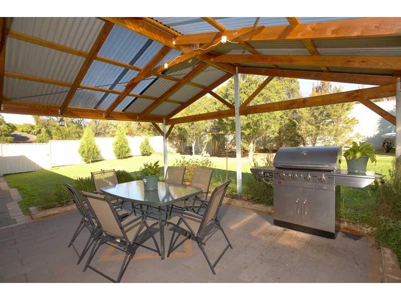 18 Lambert Crescent, Baulkham Hills NSW 2153