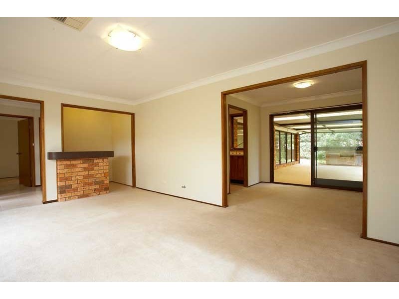 71 Crestwood Drive, Crestwood NSW 2153