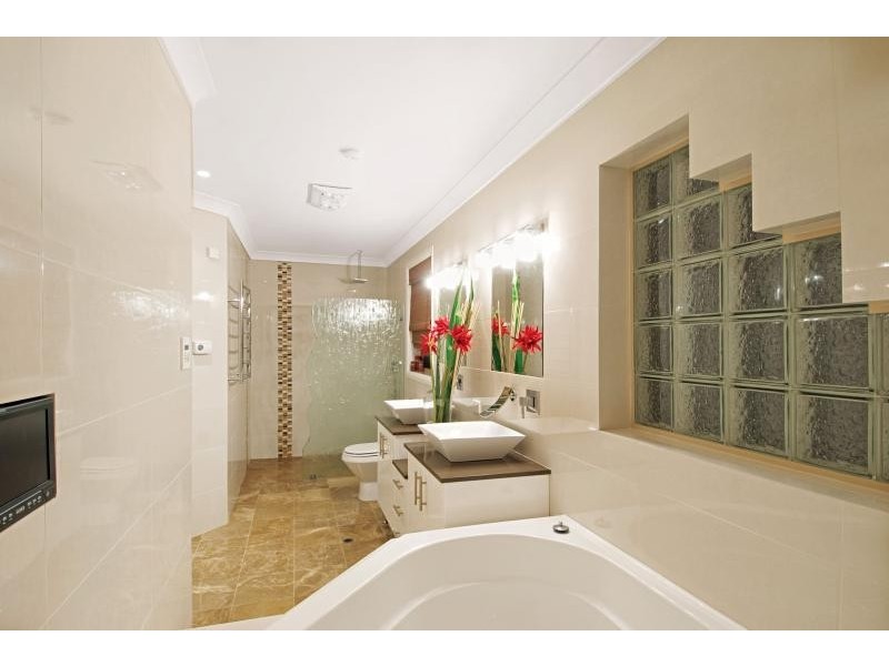 17 Chepstow Drive, Castle Hill NSW 2154